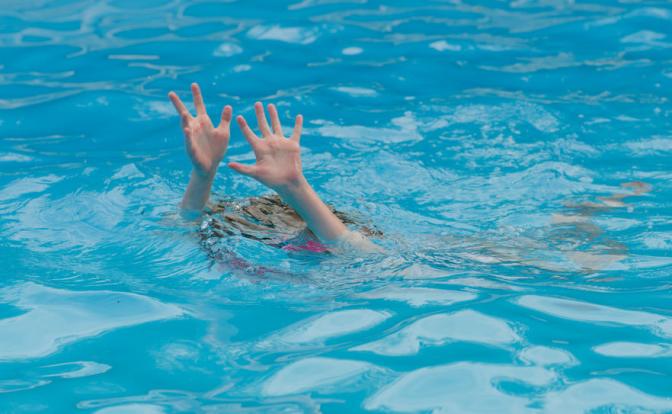 Những rủi ro trong bơi lội bạn cần biết