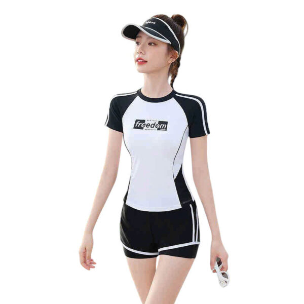 Áo Bơi Nữ Tay Ngắn Đi Biển